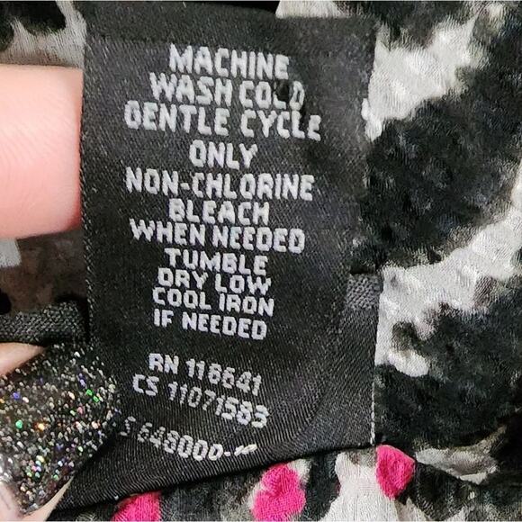 Lane Bryant slightly sheer pink and black pintucked tunic plus size 18 20 2X - Picture 7 of 8